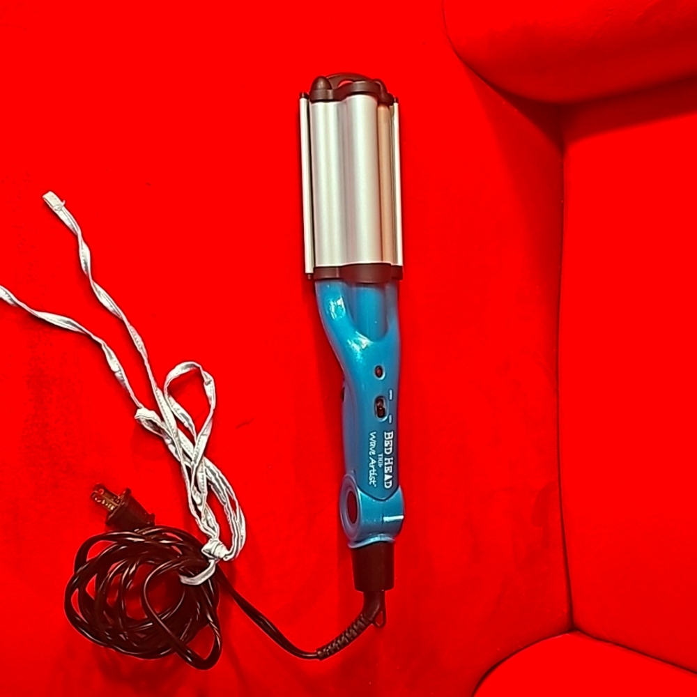Bed Head Wave Artist hair tool Pre-owned- New Without Tag!